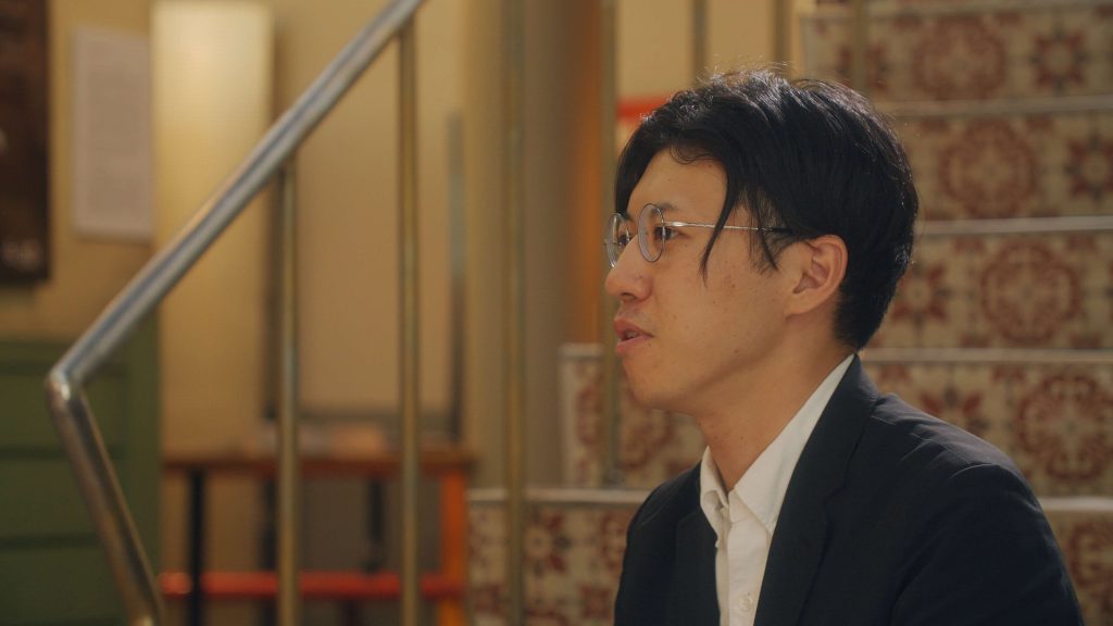 長岡俊平（ながおかしゅんぺい）：支配人